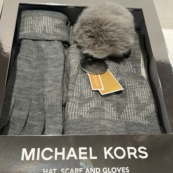 Michael Kors Gray & White Hat, Scarf and Gloves Set. - Picture 2 of 5